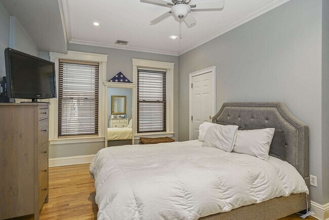 Building Photo - 278 K St