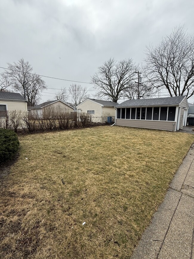 Building Photo - 17028 Greenbay Ave