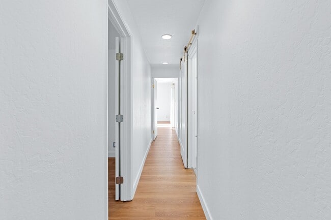 Building Photo - 4 bed/ 3 bath Single-Family Home in North ...