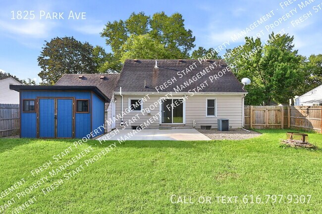 Building Photo - 1825 Park Ave