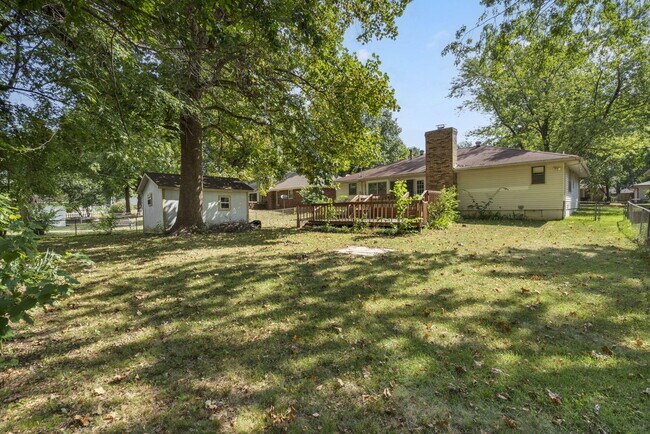 Building Photo - 3259 S Elmira Ave
