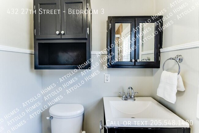 Building Photo - 432 27th St