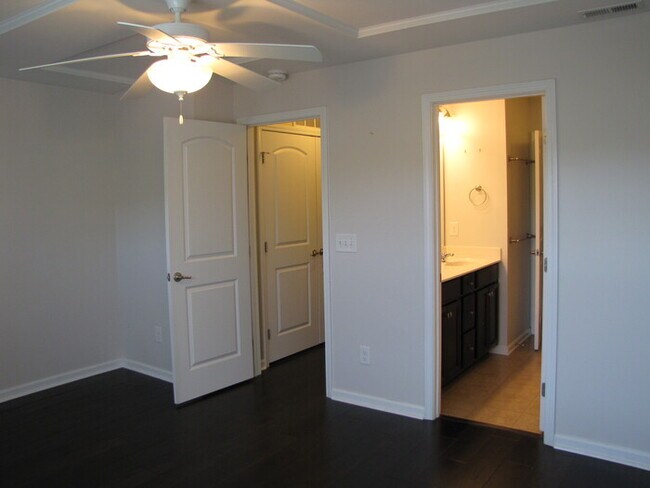 Building Photo - 42 Intuition Cir