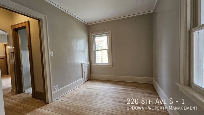 Building Photo - 220 8th Ave S