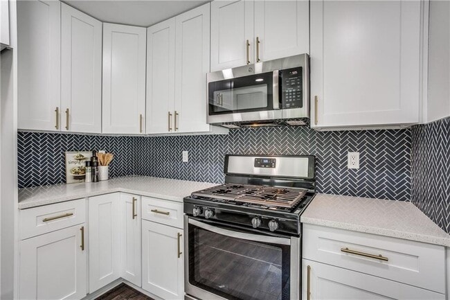 Building Photo - 6220 Blarwood Dr