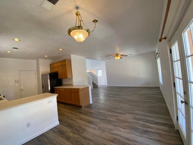 Building Photo - 1412 Stone Canyon Rd NE