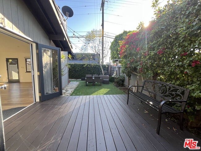 Building Photo - 602 Victoria Ave