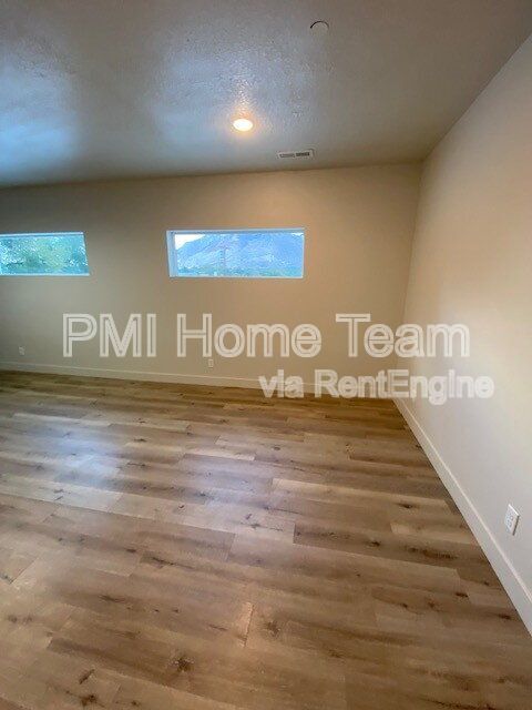 Building Photo - 2874 Kiesel Ave