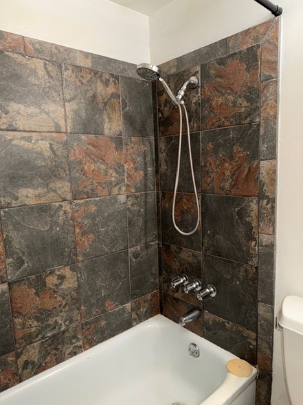 Building Photo - 9076 Walker Ct