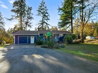 Building Photo - 4 Bed 3 Bath Spacious Single-family House ...