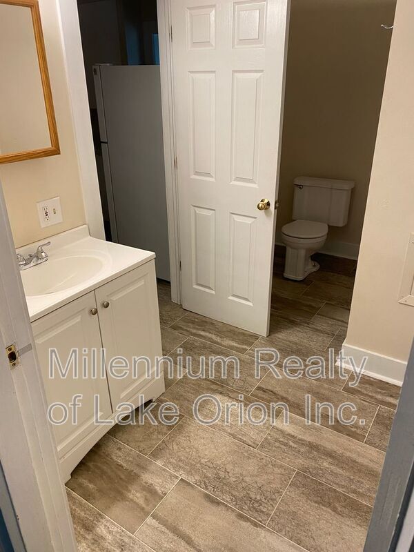 Building Photo - 709 W Dryden Rd