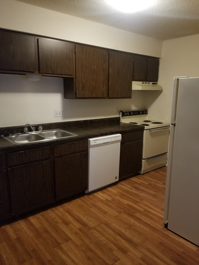 Kitchen - Crosswinds Apartments