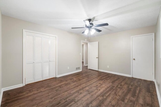 Building Photo - 5146 Bramblewood Dr