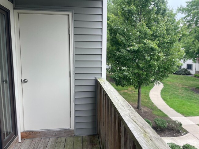 Building Photo - 414 Ravens Crest Dr