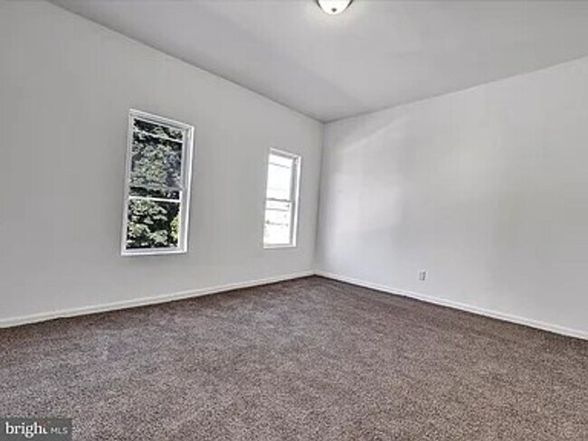 Building Photo - Newly Renovated 4 Bedroom Home in York City School District!