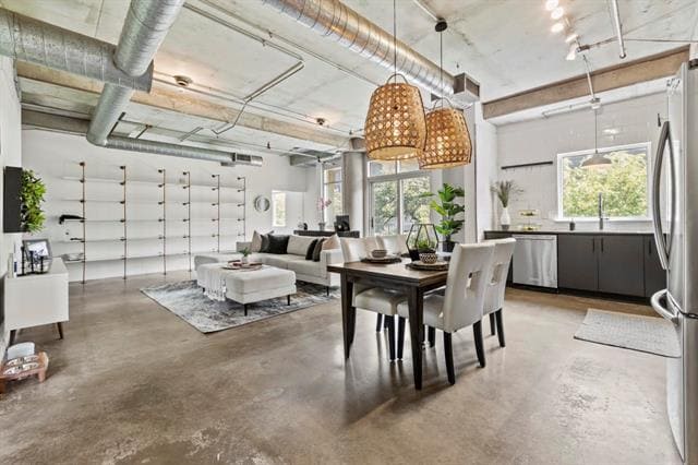 Building Photo - 1001 Belleview St