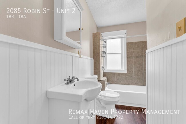 Building Photo - 2085 Robin St