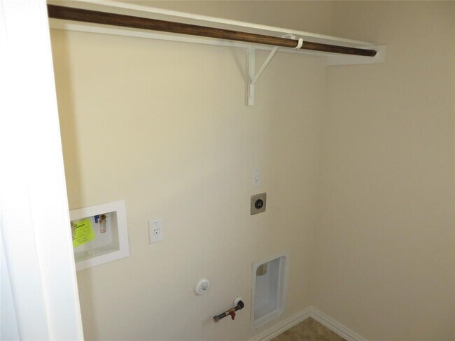 Building Photo - 1220 Gaviota Ln