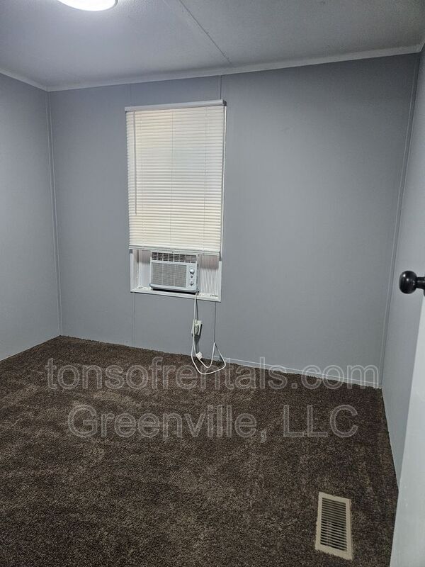 Building Photo - 301 True Temper Rd