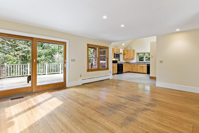 Building Photo - 1 Fern Ln