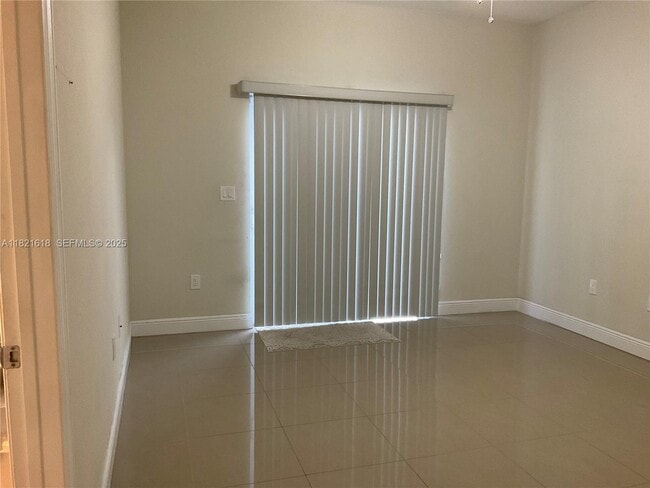 Building Photo - 798 NE 43rd St