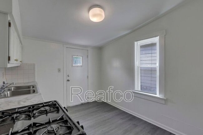 Building Photo - 174 N Princeton Ave