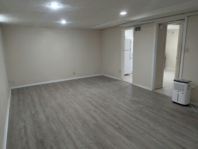 Building Photo - 121 N 36th St