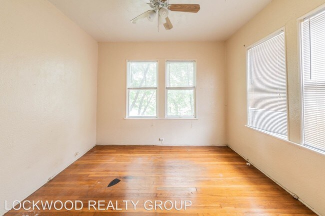 Building Photo - 329 W Huisache Ave