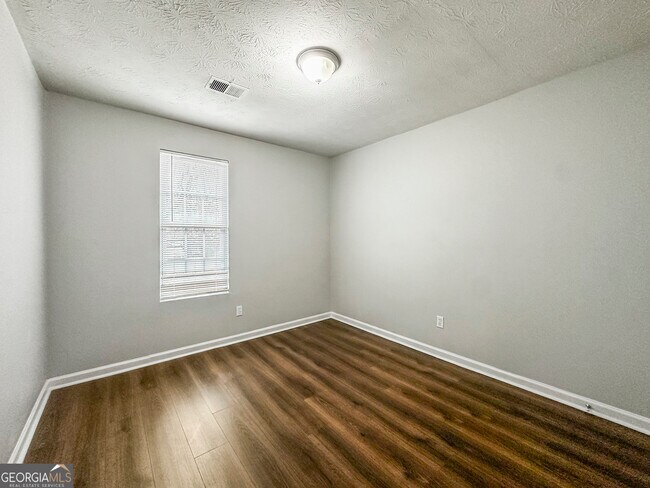 Building Photo - 7090 Birling Dr