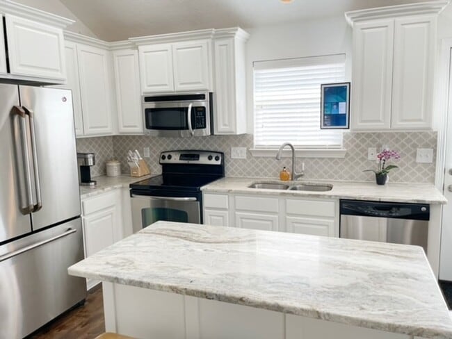 Building Photo - 3BED/2BATH Home for lease! Available NOW!