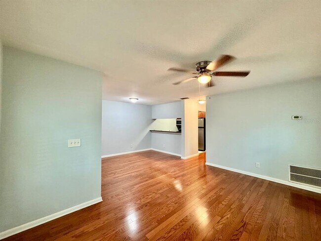 Building Photo - 5440 S MacDill Ave