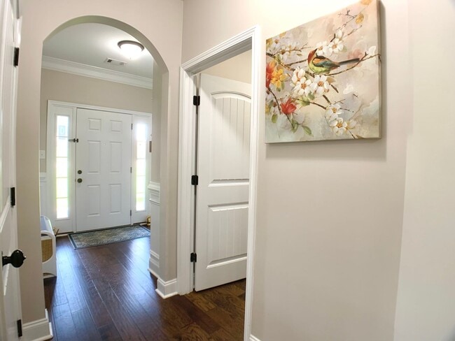 Building Photo - 2925 McManus Cir