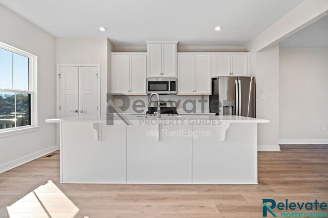 Building Photo - 2008 Old Manchester St