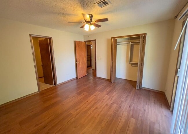 Building Photo - 1303 N Fretz Ave
