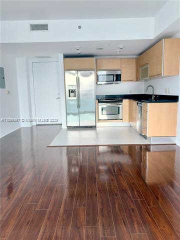Building Photo - 951 Brickell Ave
