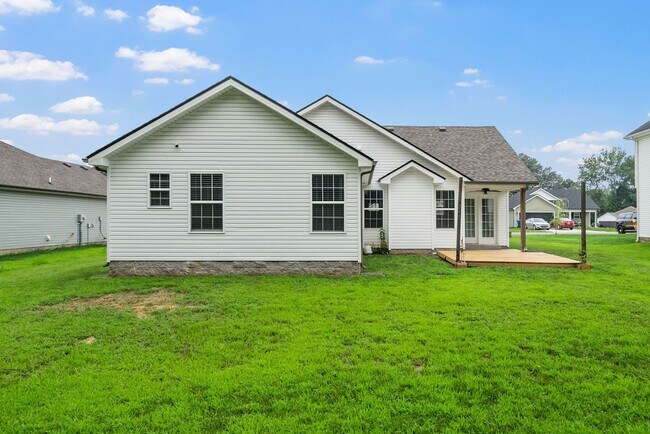 Building Photo - Stylish One-Level Home with 3 Bedrooms, 2 ...
