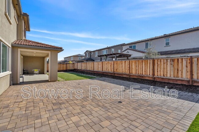 Building Photo - 176 Raven Cir