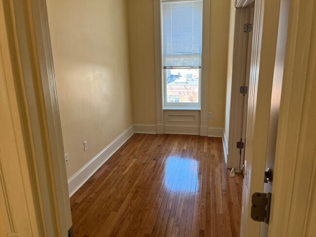 Building Photo - 4188LC Manchester Ave