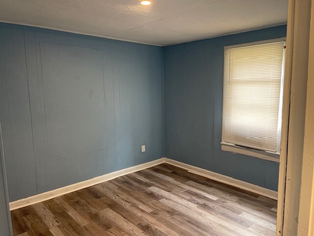 Building Photo - 250 Vernis Ave