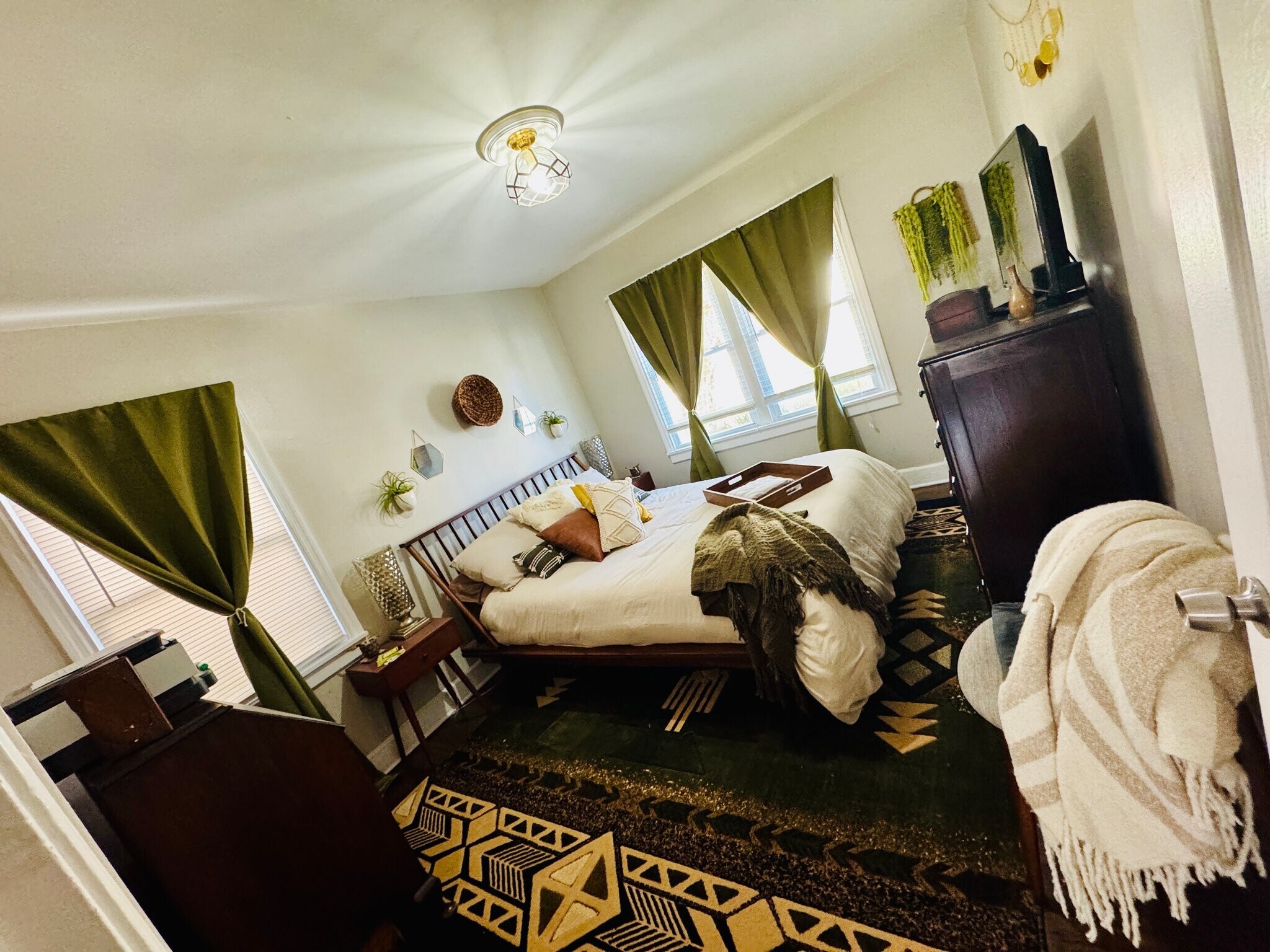 Building Photo - 2481 Semmes St