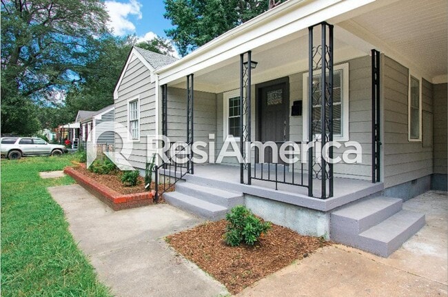 Building Photo - Newly Renovated 4 Bedroom home in Grahamwood!