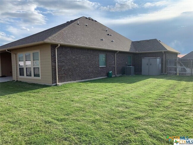 Building Photo - 515 Salt Lick Dr