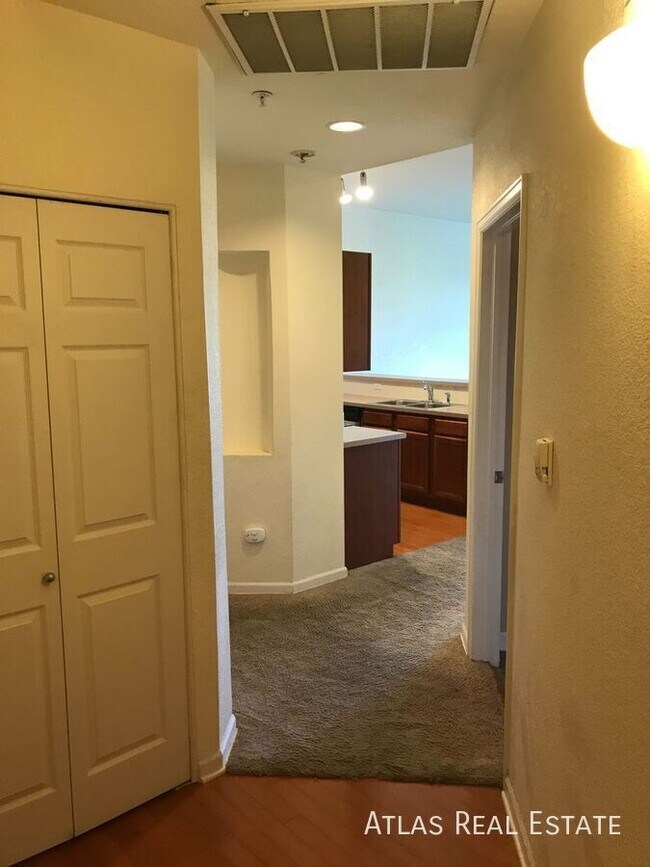 Building Photo - 15475 E Andrews Dr