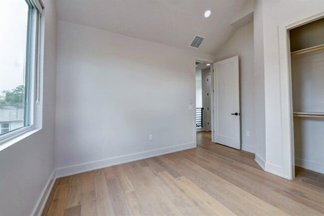 Building Photo - 4424 Hank Ave