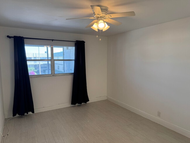 Building Photo - 669 Monaco Ct