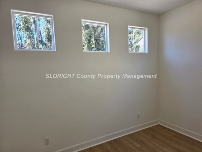 Building Photo - 1028 Forest St