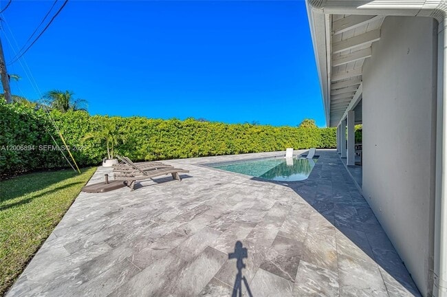 Building Photo - 10600 SW 80th Ct