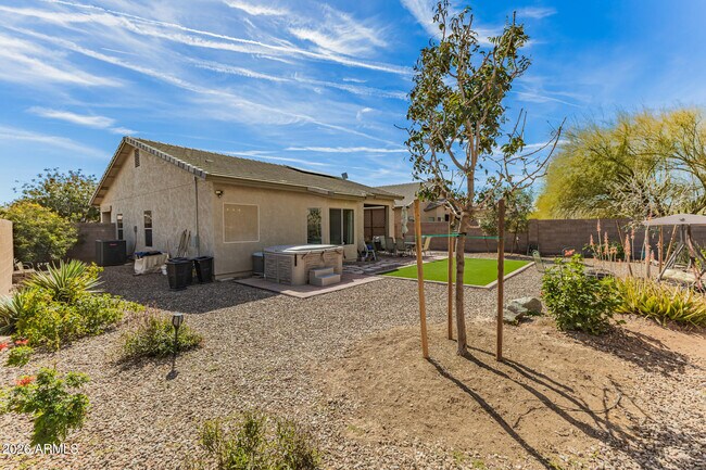Building Photo - 44296 W Desert Plant Trail