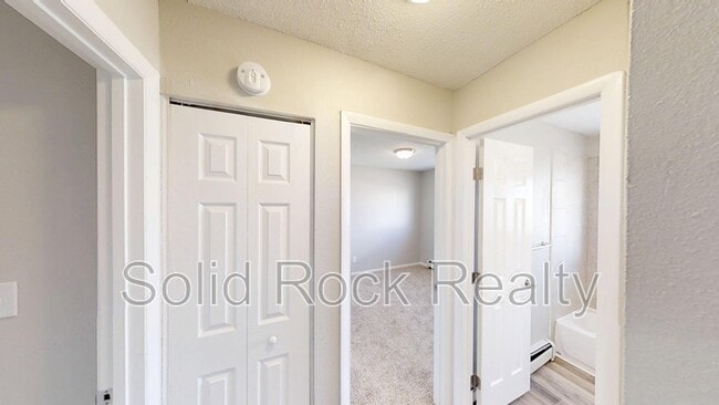 Building Photo - 2925 Straus Ln