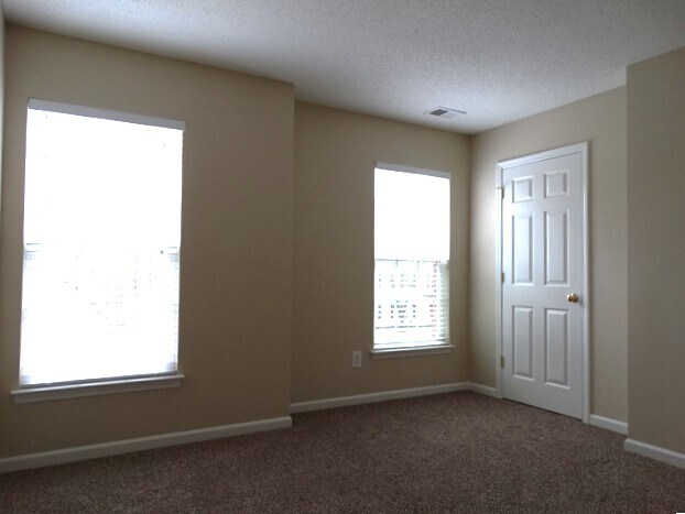 Building Photo - 1655 Summit Ridge Ln
